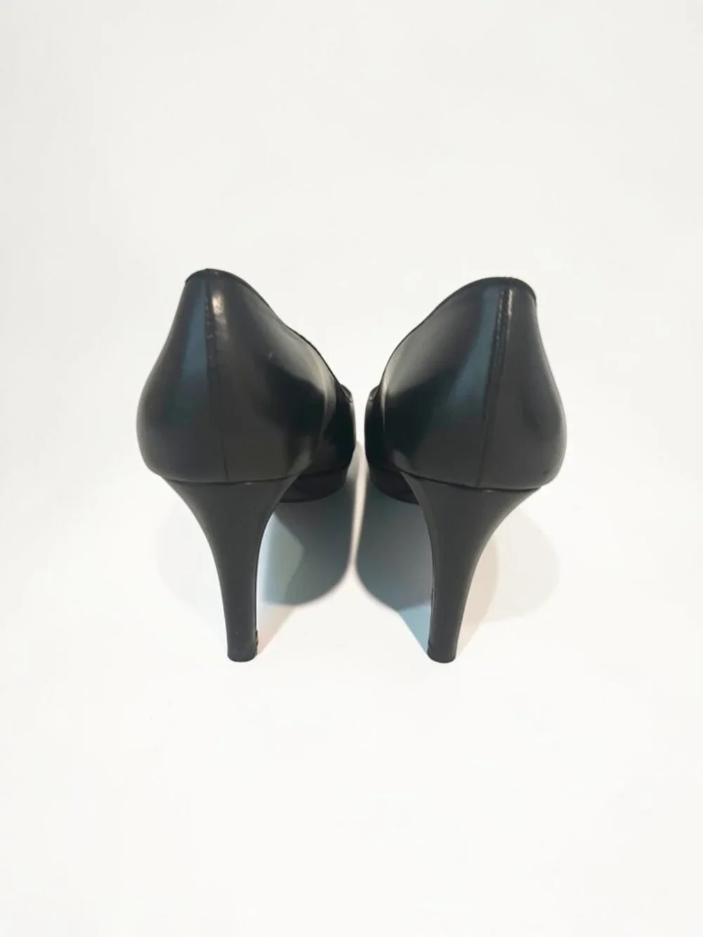 Stuart Weitzman Black Leather Pointed-Toe Pumps Size 9